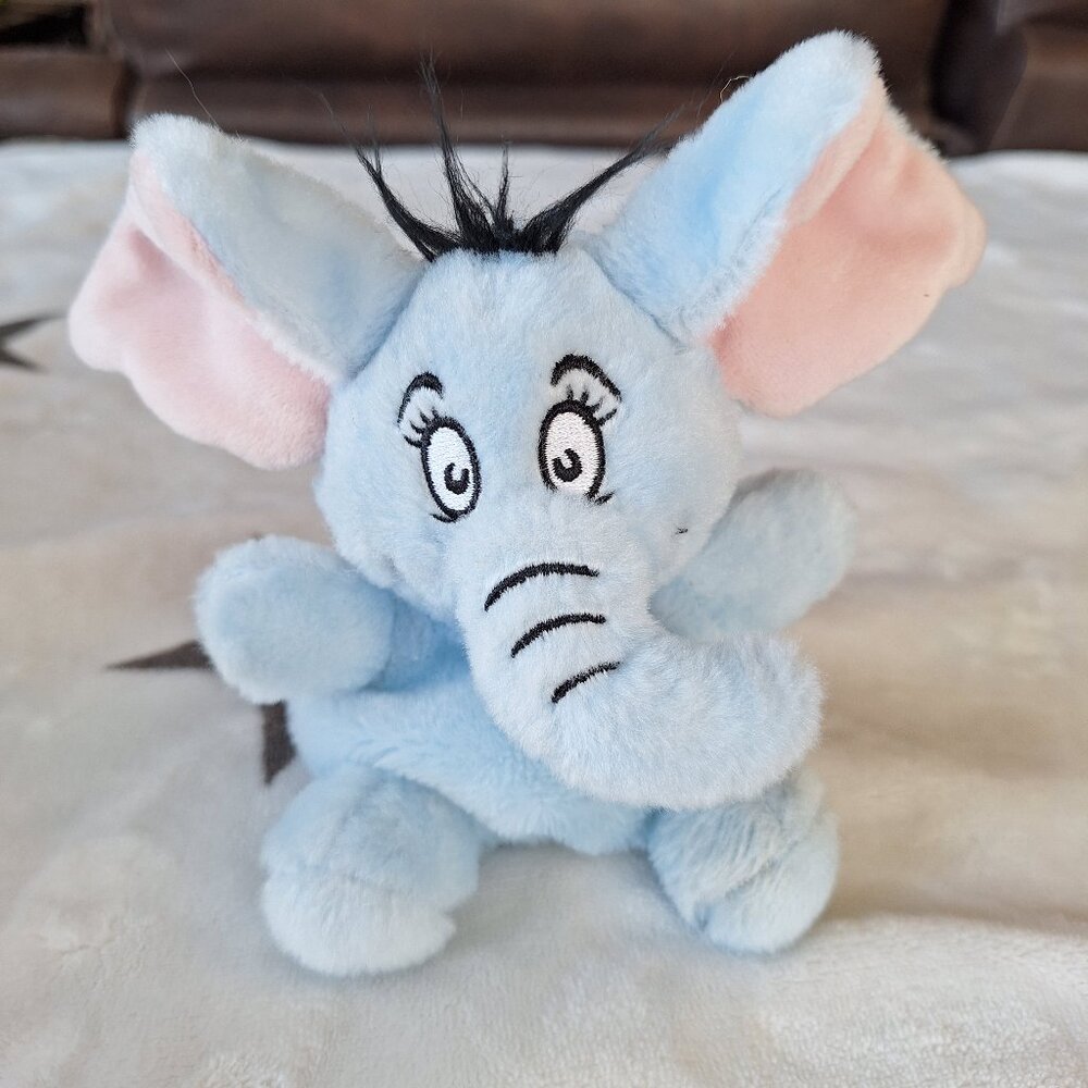 2022 Aurora Dr Seuss Horton Hears A Who Palm Pal Plush Blue Elephant 6"‎